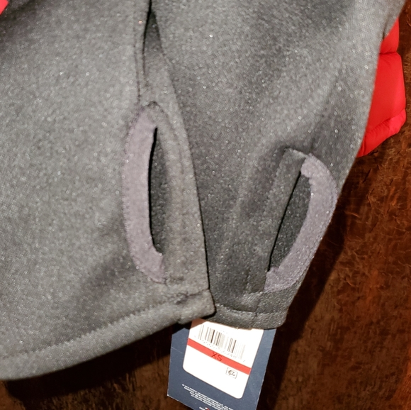 NWT TOMMY HILFIGER RED PACKABLE JACKET - Picture 3 of 8